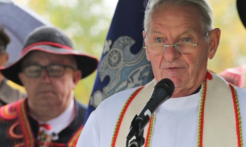 Homilię o bohaterstwie obrońców prawdy wygłosił ks. prał.Władysław Nowobilski.