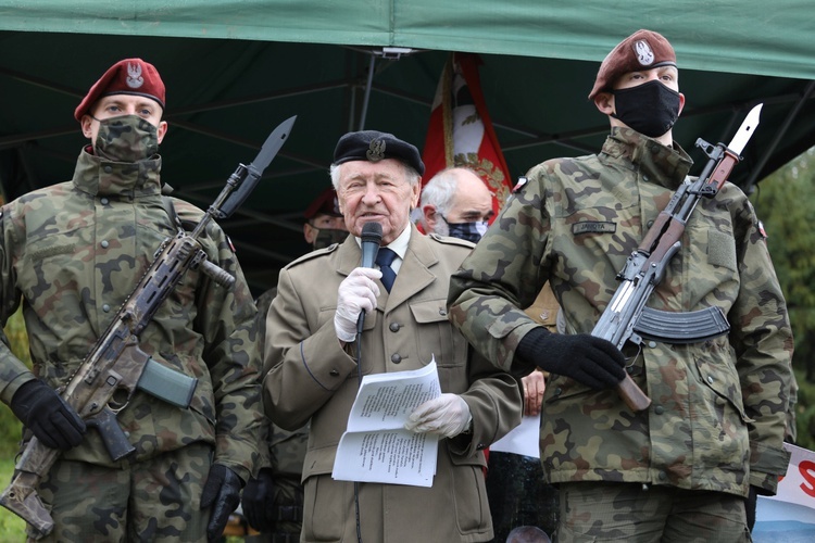 Podczas uroczystości Władysław Santera zaprezentował najnowszą publikację: wspomnienia ppłk Władysława Foksy: "Niezłomny. Żołnierz "Bartka".