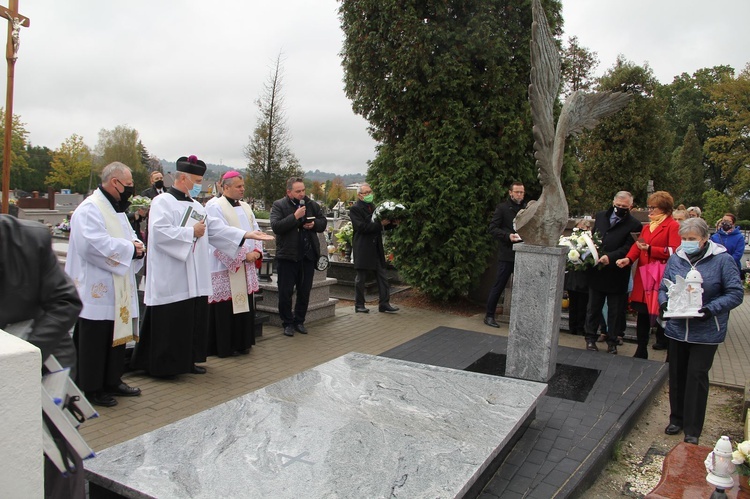 Tuchów. Pierwszy pochówek dzieci, które zmarły przed urodzeniem