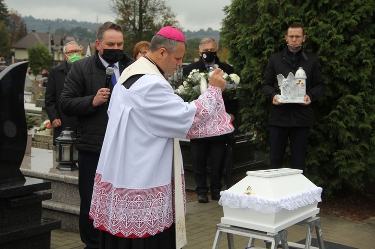 Tuchów. Pierwszy pochówek dzieci, które zmarły przed urodzeniem