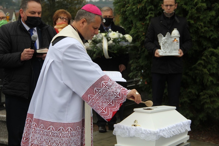 Tuchów. Pierwszy pochówek dzieci, które zmarły przed urodzeniem