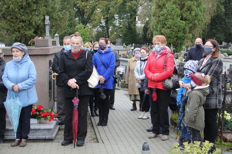 Tuchów. Pierwszy pochówek dzieci, które zmarły przed urodzeniem