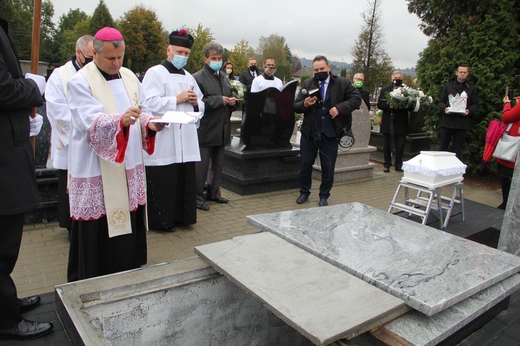 Tuchów. Pierwszy pochówek dzieci, które zmarły przed urodzeniem