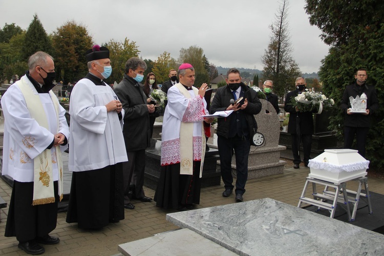 Tuchów. Pierwszy pochówek dzieci, które zmarły przed urodzeniem