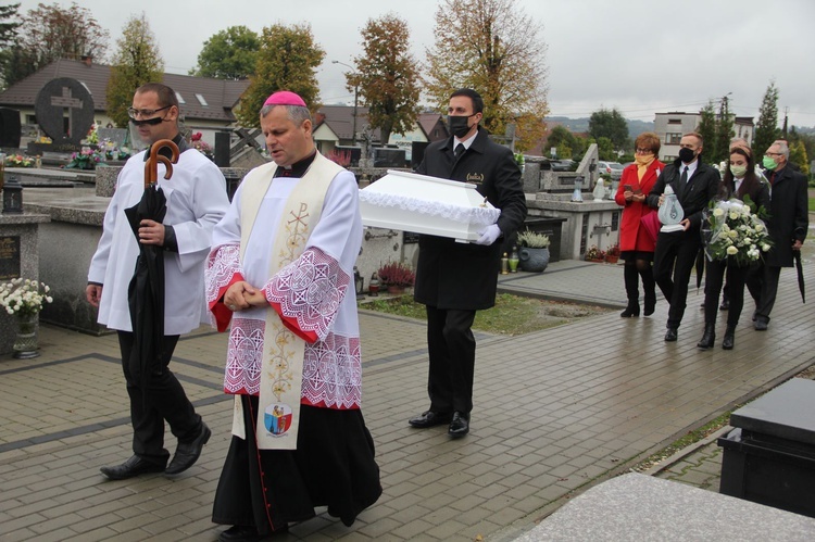 Tuchów. Pierwszy pochówek dzieci, które zmarły przed urodzeniem