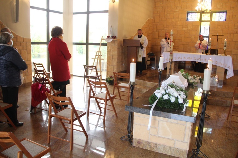 Tuchów. Pierwszy pochówek dzieci, które zmarły przed urodzeniem