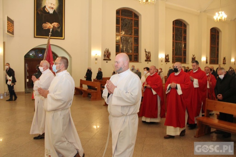 Zielona Góra. Wprowadzenie relikwii bł. ks. Jerzego Popiełuszki