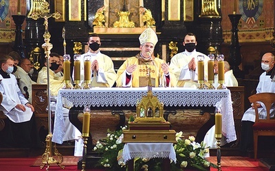 ▲	Mszy św. przewodniczył ordynariusz sandomierski. 