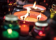 Wizyty na cmentarzach można rozłożyć na więcej dni. To może wpłynąć na nasze bezpieczeństwo zdrowotne.