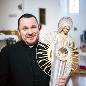 ▲	– Jesteśmy maryjni, ale też mamy do Maryi dystans – zauważa ks. P. Pleśnierowicz