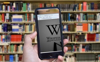 Czy Wikipedia jest nadal wolna i neutralna?