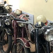 W muzealnej sali OSP Korbielów udało się zebrać prawdziwe zabytki motoryzacji.