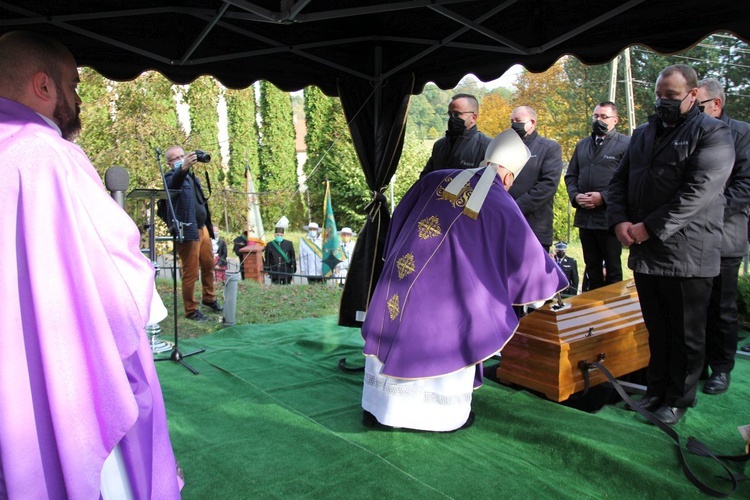 Pogrzeb śp. ks. Edwarda Kobiesy w Kończycach Małych