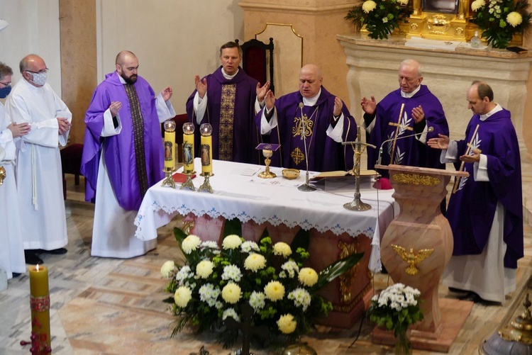 Pogrzeb śp. ks. Edwarda Kobiesy w Kończycach Małych