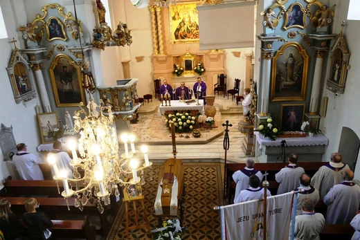 Pogrzeb śp. ks. Edwarda Kobiesy w Kończycach Małych