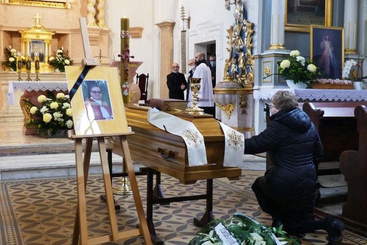 Pogrzeb śp. ks. Edwarda Kobiesy w Kończycach Małych