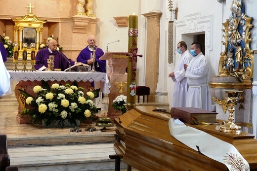 Pogrzeb śp. ks. Edwarda Kobiesy w Kończycach Małych