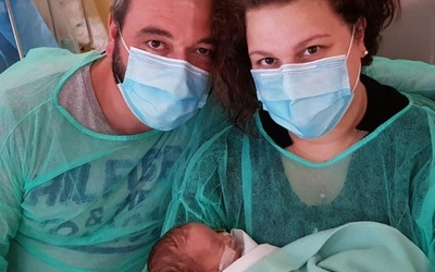 Ilenia, Egidio i Federico spotkali się "w komplecie" dopiero po 40 dniach od porodu.
