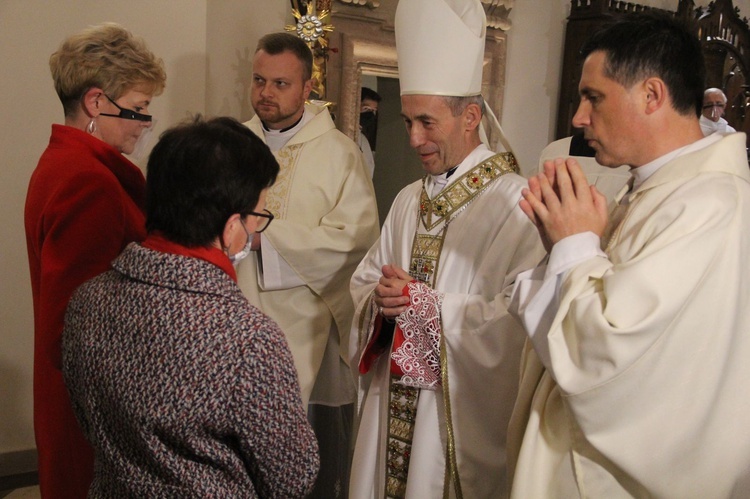 Bobowa. Wprowadzenie relikwii i poświęcenie ołtarza