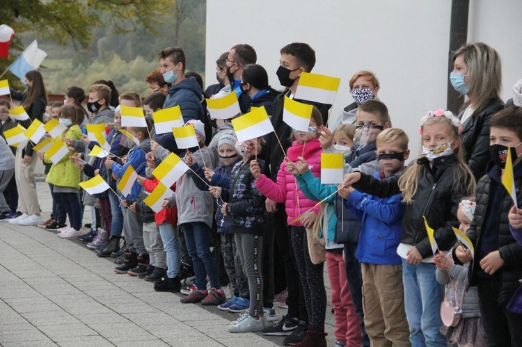 Bobowa. Wprowadzenie relikwii i poświęcenie ołtarza