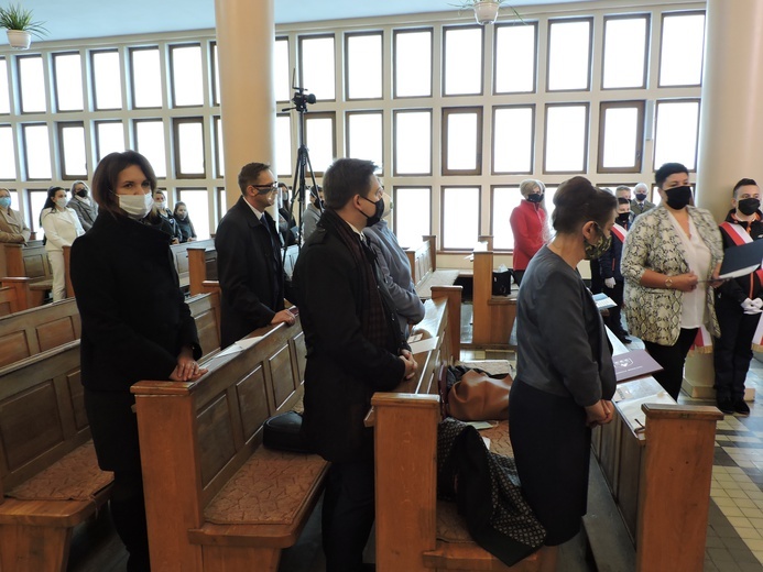 Nadanie imienia SP w Bedlnie