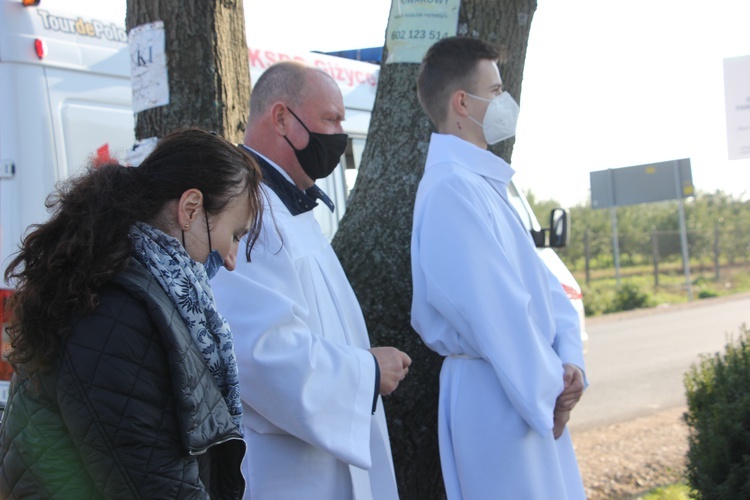 Poświęcenie kapliczki św. Tekli w Giżycach