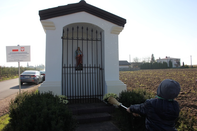 Poświęcenie kapliczki św. Tekli w Giżycach