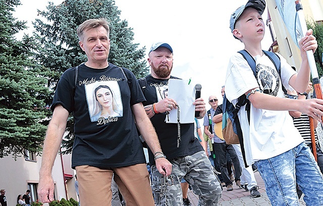 Z lewej Aleksander Panek, w środku Artur Orkisz, lider regionu Dębica.