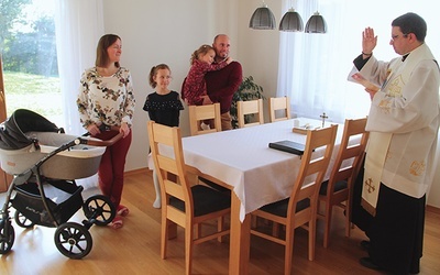 Dla Sylwii i Krzysztofa, rodziców trójki dzieci, to spotkanie jest bardzo ważne.