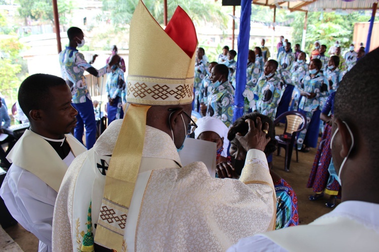 Święto patronalne, bierzmowanie oraz poświęcenie dzwonu w Brazzaville