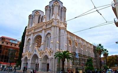 Trzy ofiary śmiertelne, kilka osób rannych w ataku w bazylice w Nicei i jej pobliżu