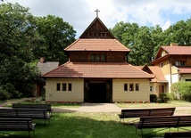 Kaplica sióstr franciszkanek w Laskach będzie zamknięta do 8 listopada.