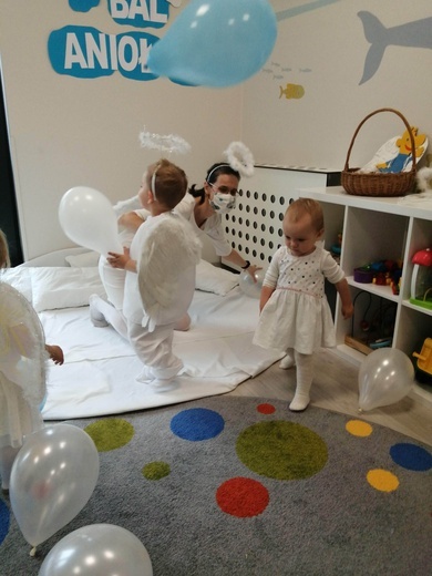 Najazd aniołów i świętych w "Lupikowie"