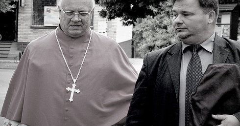 Księdza biskupa Józefa Zawitkowskiego wspomina Jego kierowca.