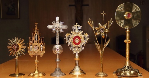 Noc świętych w katedrze