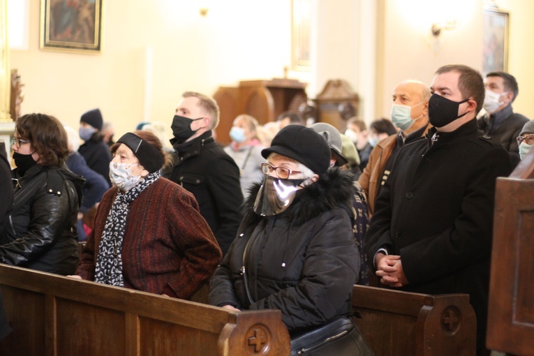 Maków Mazowiecki. Pogrzeb ks. kan. Andrzeja Nowakowskiego