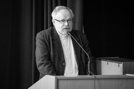 Zmarł ks. dr Jan Guzowski 