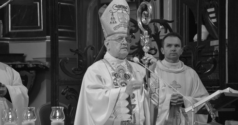 "Ksiądz Biskup Józef ukochał Łowicz" - wspomina bp Wojciech Osial.