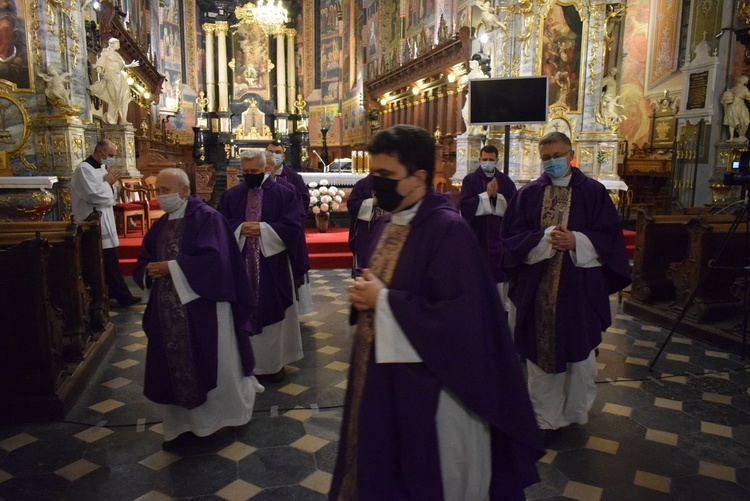 Sandomierz. Dzień zaduszny