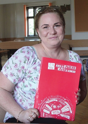 ▲	Anna Pawełek, inicjatorka zbiórki na rzecz poszkodowanych z Kobiernic.