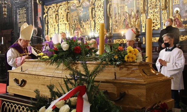 Żył błogosławieństwami. Pogrzeb prof. Andrzeja Półtawskiego