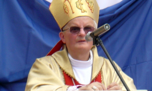 Kolejny polski biskup zakażony koronawirusem