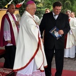 Bp Józef Zawitkowski w kadrach R. Taflińskiego