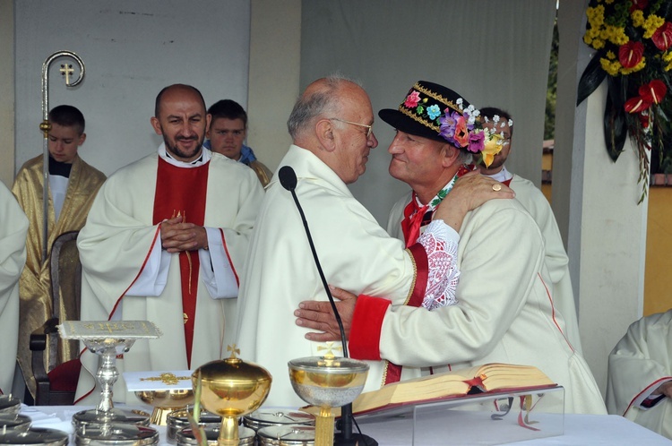 Bp Józef Zawitkowski w kadrach R. Taflińskiego