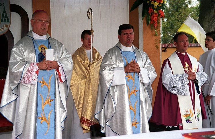 Bp Józef Zawitkowski w kadrach R. Taflińskiego