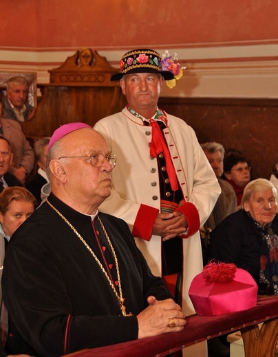 Bp Józef Zawitkowski w kadrach R. Taflińskiego