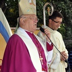 Bp Józef Zawitkowski w kadrach R. Taflińskiego