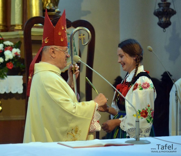 Bp Józef Zawitkowski w kadrach R. Taflińskiego