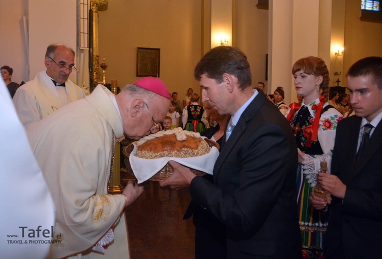 Bp Józef Zawitkowski w kadrach R. Taflińskiego