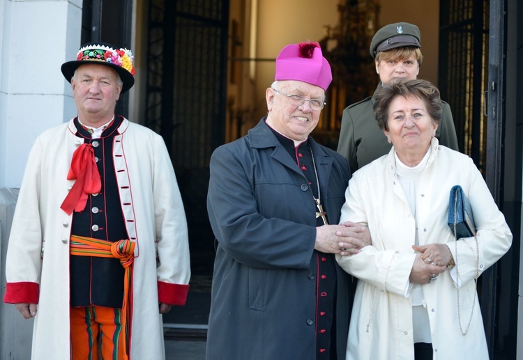 Bp Józef Zawitkowski w kadrach R. Taflińskiego